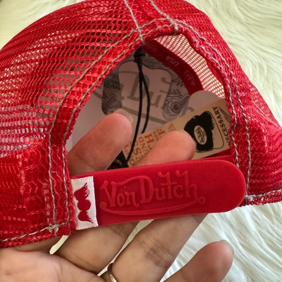 Von Dutch Classic White & Red Trucker Hat - Picture 9 of 11